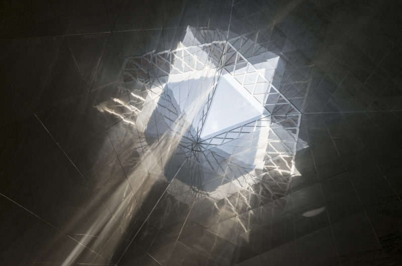 Glamorous ME Hotel by Foster and Partners glamorous me hotel by foster and partners 649d6f7