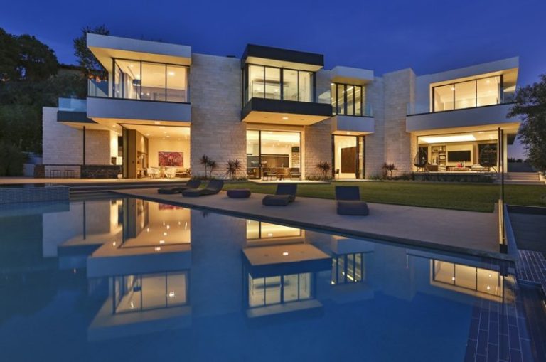 gorgeous and spacious home in sunset strip b4a66a5