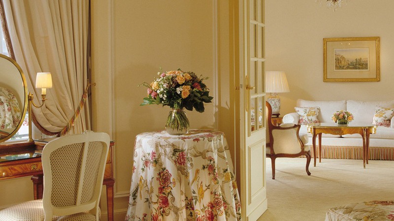 Hotel Le Bristol, la Haute Couture du Paris hotel le bristol la haute couture du paris 17782b2