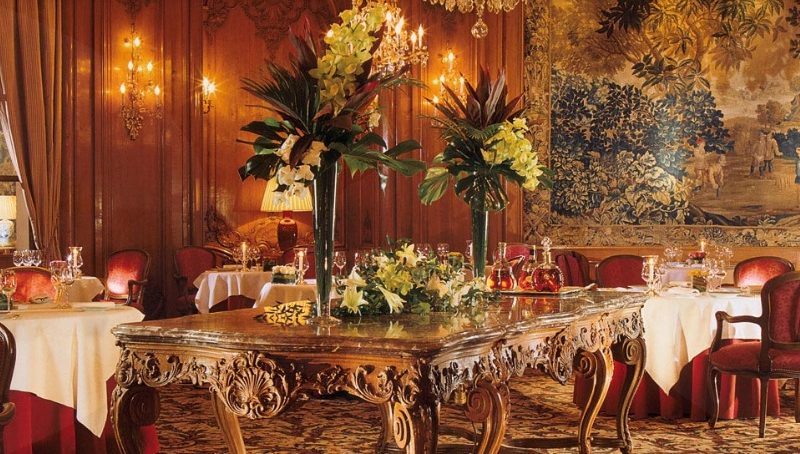 Hotel Le Bristol, la Haute Couture du Paris hotel le bristol la haute couture du paris c5ccdb8