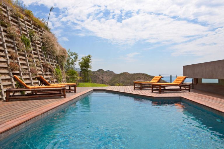 luxurious hilltop bridge house in malibu 3ebb487