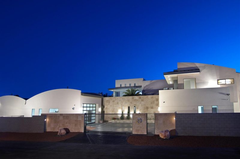 Luxurious Home by DesignCell Architecture luxurious home by designcell architecture 5878ebe