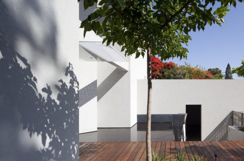 Modern CH House in Tel Aviv by Domb Architects modern ch house in tel aviv by domb architects 22675a7