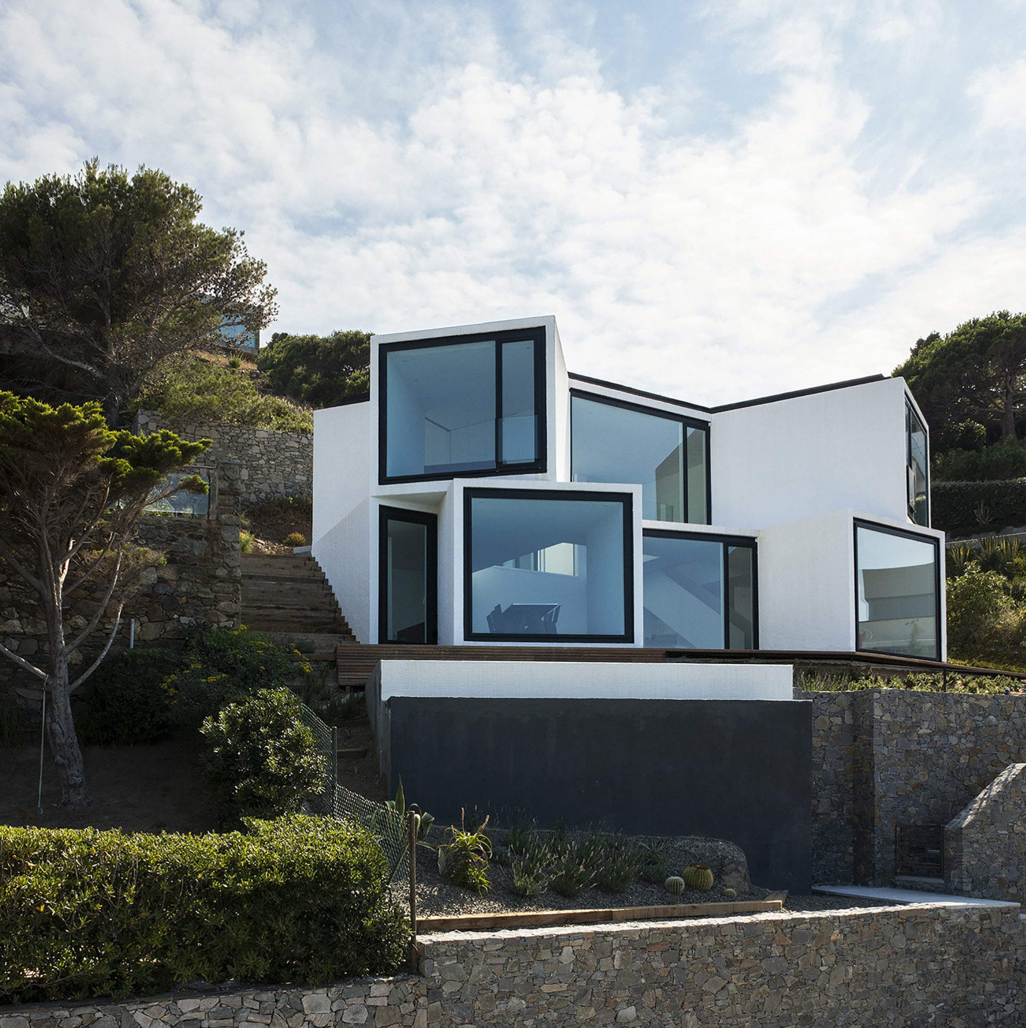Modern Sunflower House In El Port de la Selva, Girona, Spain modern sunflower house in el port de la selva girona spain 56ba856