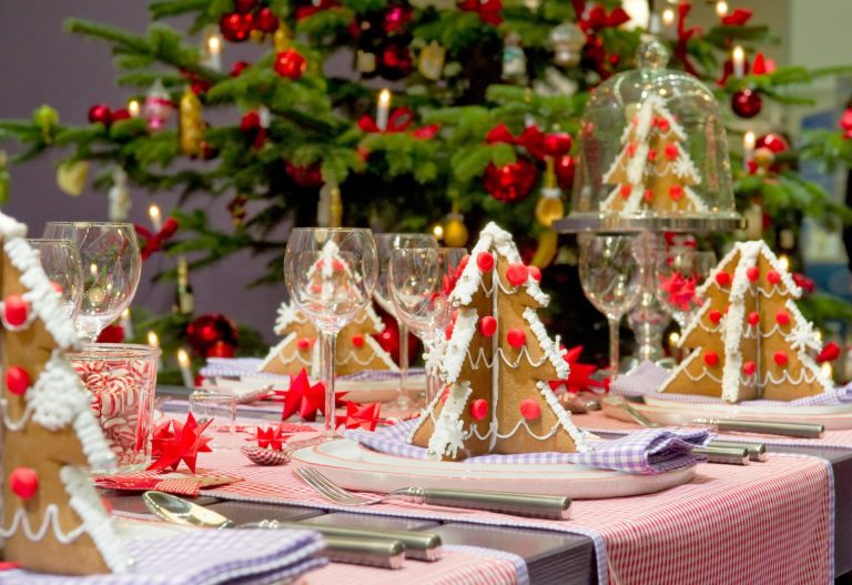 10 wonderful christmas table decorations turn your dinner table into a christmas fairytale f7dbf45