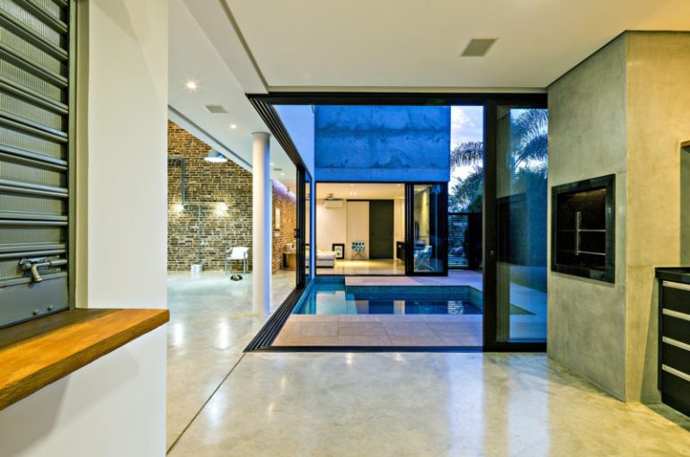 beautifully designed alpha house in brazil 08da1e7