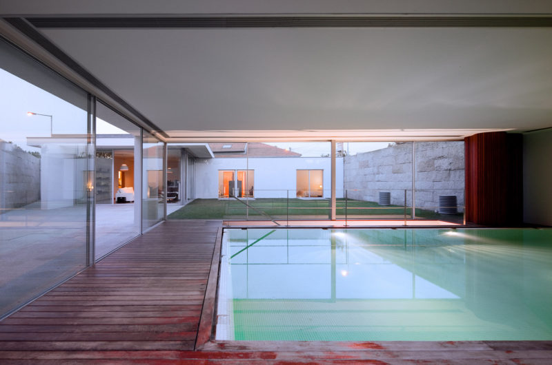 House In A Wall In Porto, Portugal house in a wall in porto portugal 52c6cb4