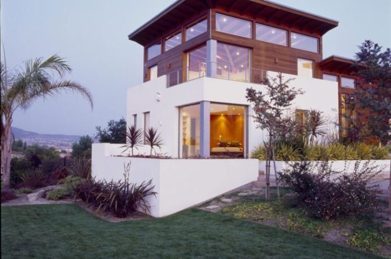lavish hilltop house by safdie rabines ca1d66f