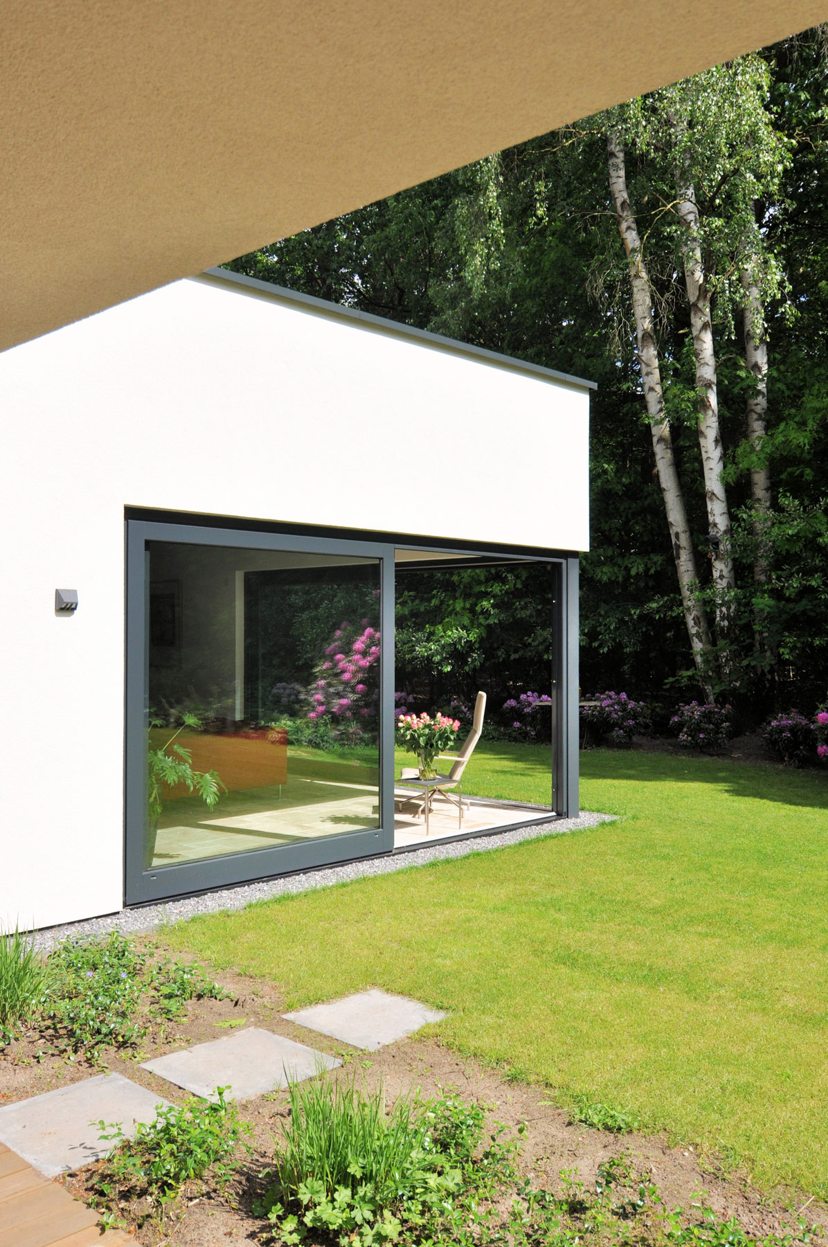 Modern House D&H by CKX Architects modern house damph by ckx architects 673f83c