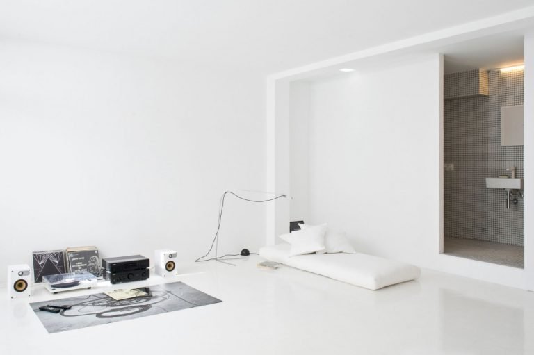 the white retreat in sitges barcelona spain fea5f67