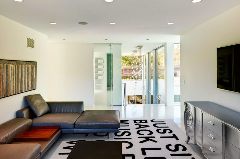 Animated Shaker Heights House by Dimit Architects animated shaker heights house by dimit architects 9eafab5