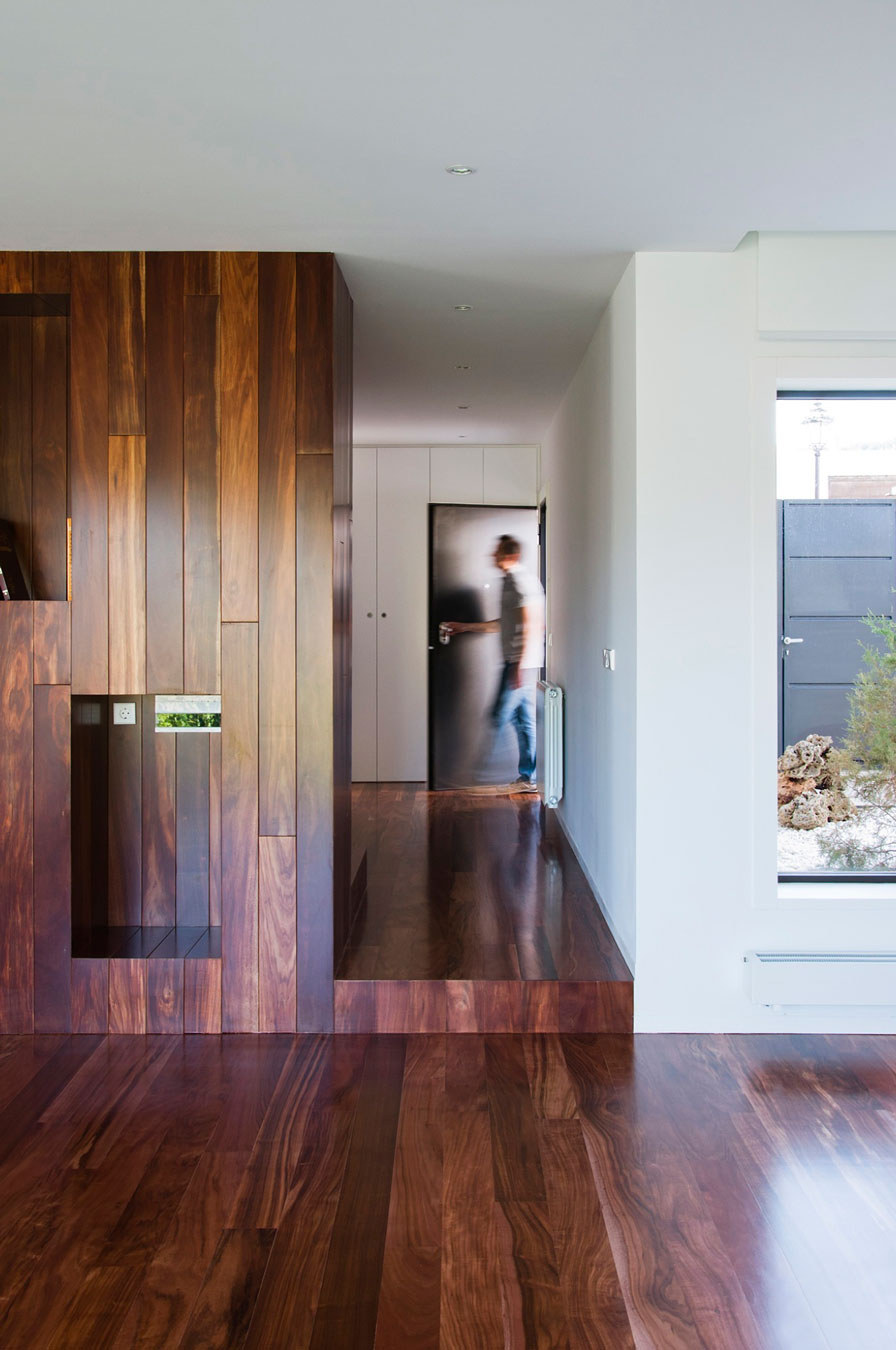 Classy Casa CM28 in Burgos, Spain by Gaztelu Jerez Arquitectos classy casa cm28 in burgos spain by gaztelu jerez arquitectos 31f9386