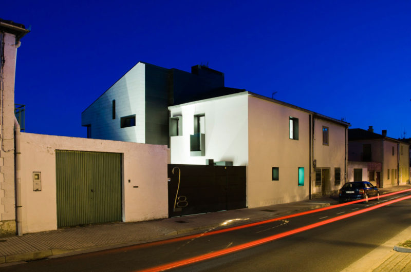 Classy Casa CM28 in Burgos, Spain by Gaztelu Jerez Arquitectos classy casa cm28 in burgos spain by gaztelu jerez arquitectos 5c4f813