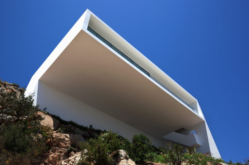 Contemporary House on the Cliff by Fran Silvestre Arquitectos contemporary house on the cliff by fran silvestre arquitectos 65b2738