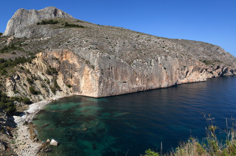 Contemporary House on the Cliff by Fran Silvestre Arquitectos contemporary house on the cliff by fran silvestre arquitectos 7eccd67