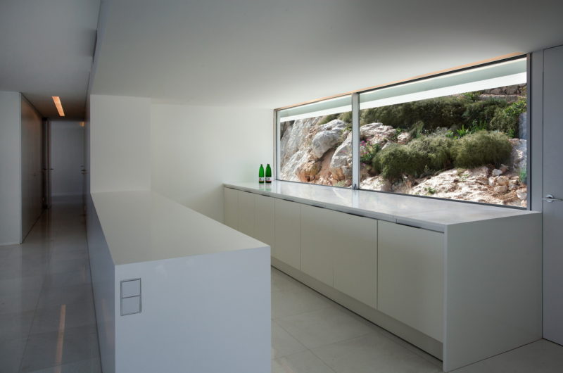 Contemporary House on the Cliff by Fran Silvestre Arquitectos contemporary house on the cliff by fran silvestre arquitectos 87b8b57