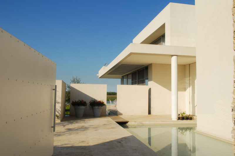 Coquettish Agua House by Barrionuevo Sierchuk Arquitectas coquettish agua house by barrionuevo sierchuk arquitectas 055face