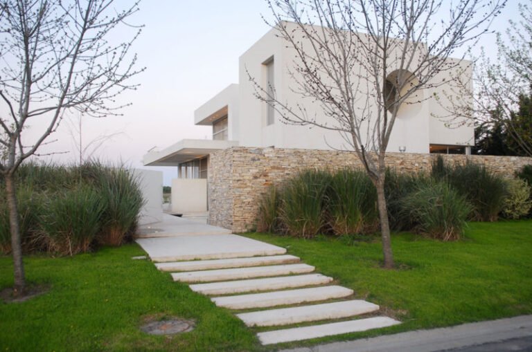 coquettish agua house by barrionuevo sierchuk arquitectas aa7da41