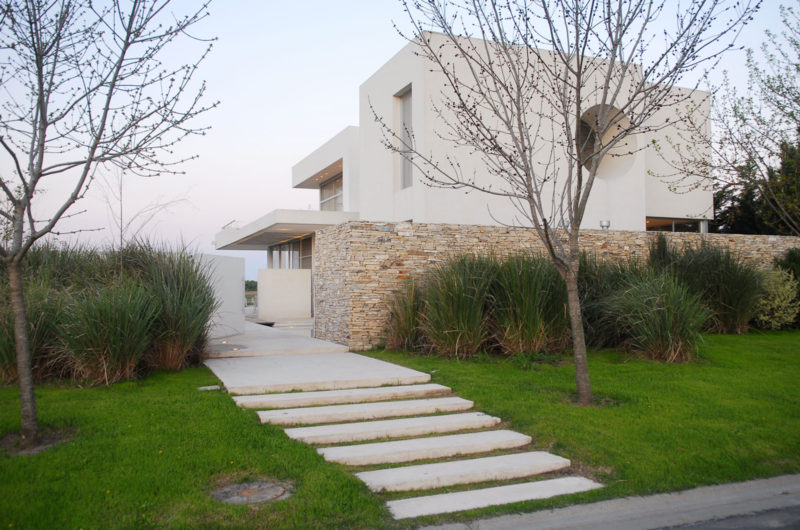 Coquettish Agua House by Barrionuevo Sierchuk Arquitectas coquettish agua house by barrionuevo sierchuk arquitectas aa7da41