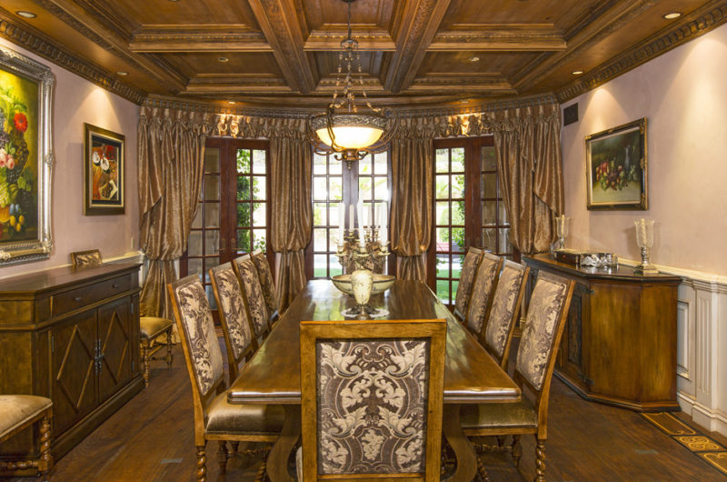 Extravagant Italian Villa in Beverly Hills, California extravagant italian villa in beverly hills california 130e72d