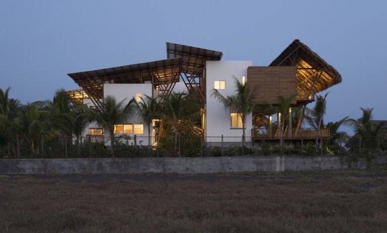 guatemala beach house by christian ochaita and roberto glvez 1cdb6af