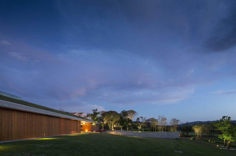 Inviting MM House by Studio MK 27 – Marcio Kogan + Maria Cristina Motta inviting mm house by studio mk 27 marcio kogan maria cristina motta 499c6e5