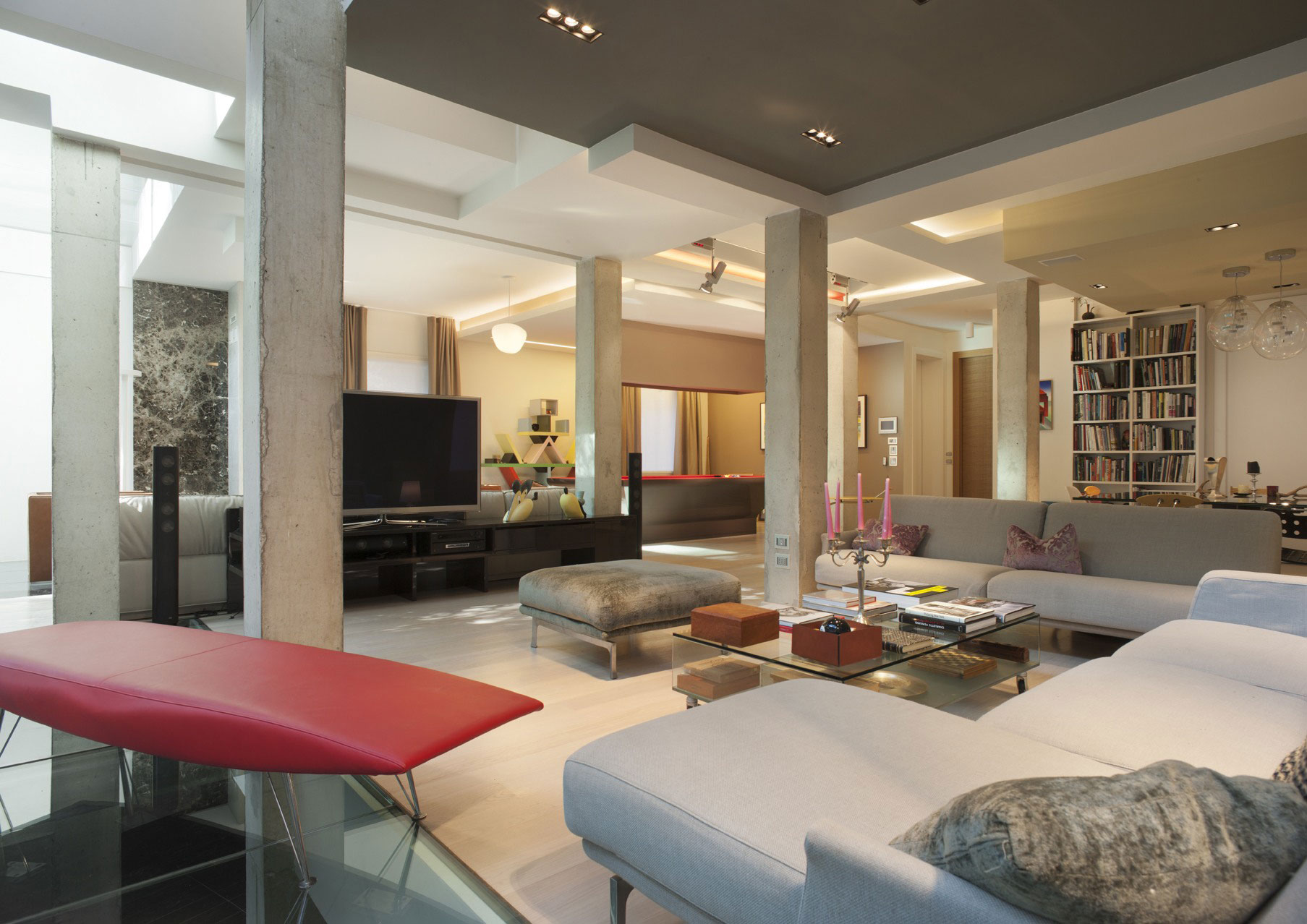 Italian Style Home and Showroom by Iosa Ghini Associati italian style home and showroom by iosa ghini associati 4d32c23