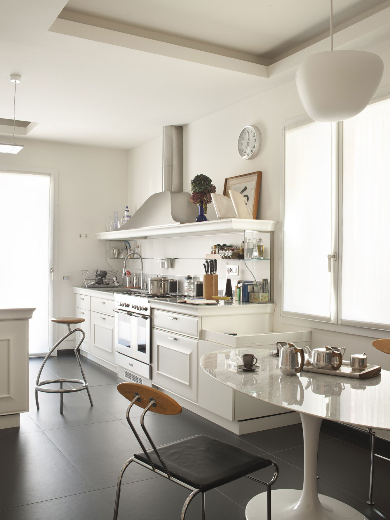 Italian Style Home and Showroom by Iosa Ghini Associati italian style home and showroom by iosa ghini associati f0574d1