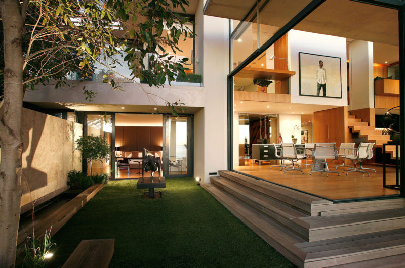 Lavish Mwanzoleo Residence in Cape Town lavish mwanzoleo residence in cape town 1b3f8cf