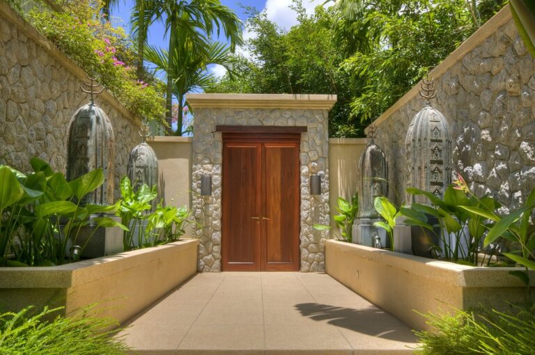 lavish villa in phuket for sale 8399407