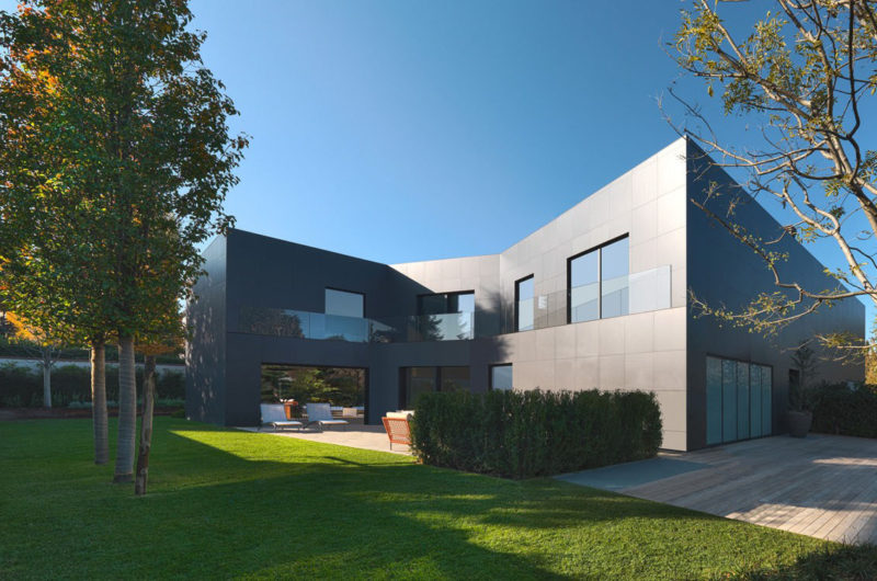 Luxe Private House in Sassuolo by Enrico Iascone Architetti luxe private house in sassuolo by enrico iascone architetti 5fbfa4c