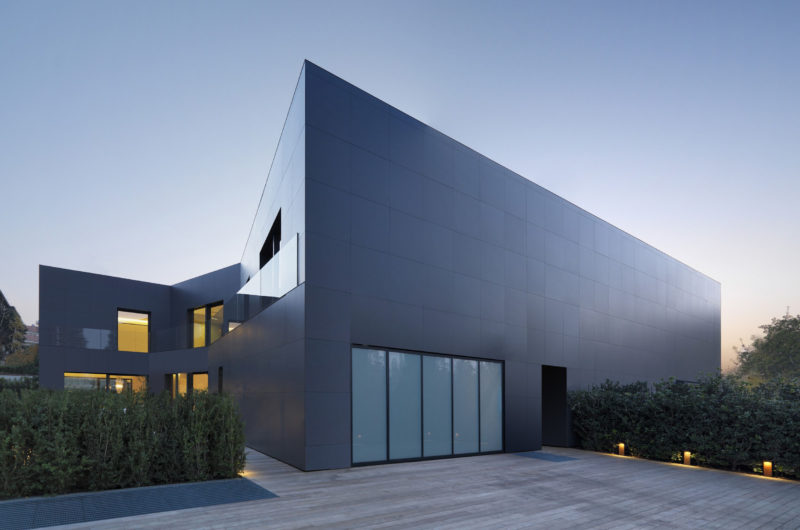 Luxe Private House in Sassuolo by Enrico Iascone Architetti luxe private house in sassuolo by enrico iascone architetti c386864