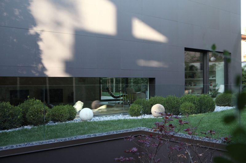 Luxe Private House in Sassuolo by Enrico Iascone Architetti luxe private house in sassuolo by enrico iascone architetti d996f38