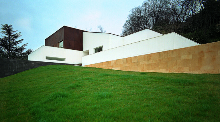 modern c house in vicenza italy a75d8ec