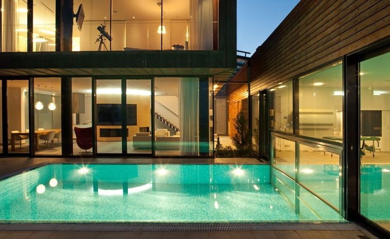 Perfect Water Patio House by Drozdov & Partners perfect water patio house by drozdov partners 07df978