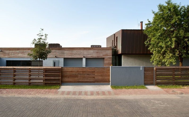 Perfect Water Patio House by Drozdov & Partners perfect water patio house by drozdov partners 854bc3d