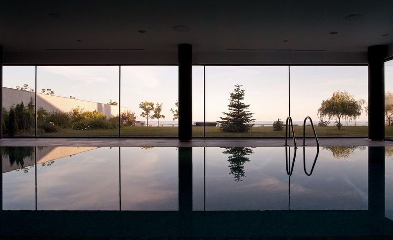 Perfect Water Patio House by Drozdov & Partners perfect water patio house by drozdov partners 90169e6