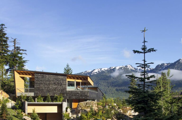 resort style whistler residence by battersby howat architects 661fce0