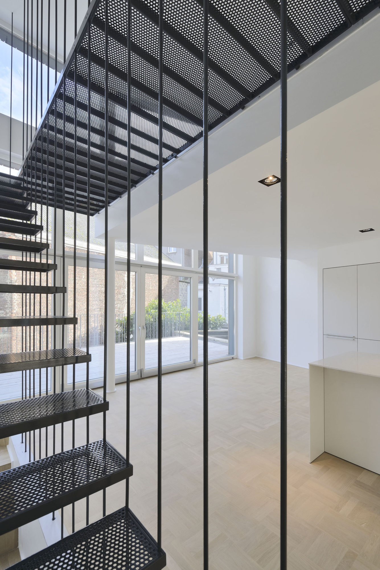 Serpentin 34 House In Ixelles, Belgium serpentin 34 house in ixelles belgium 085162e