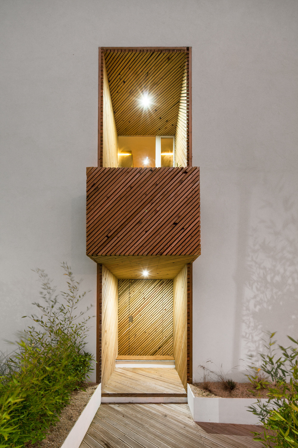 SilverWoodHouse In Mindelo, Portugal silverwoodhouse in mindelo portugal 0f2bc69