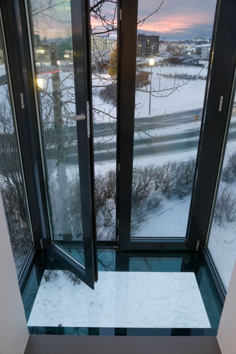 small and modern apartment in reykjavik by gudmur jonsson arkitektkontor a547c96