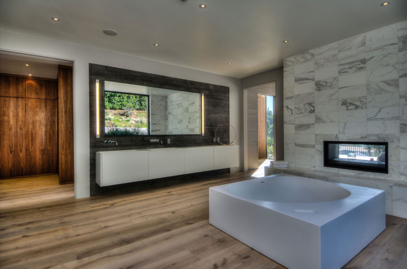 Spacious and Luxurious Home in Los Angeles, California spacious and luxurious home in los angeles california 01f90e6