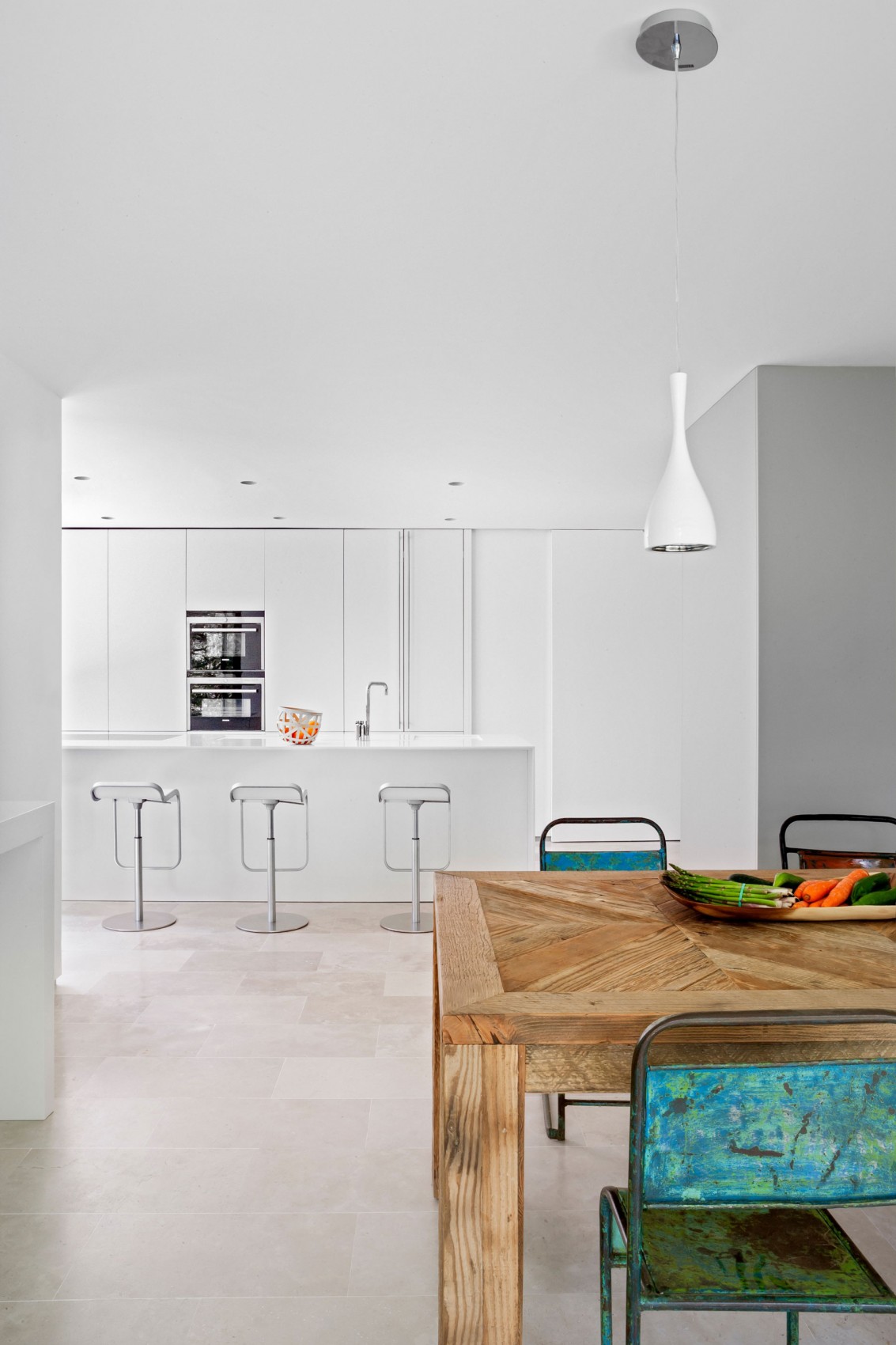 Spacious And Modern La Moraleja House In Madrid, Spain spacious and modern la moraleja house in madrid spain 2b36d7f