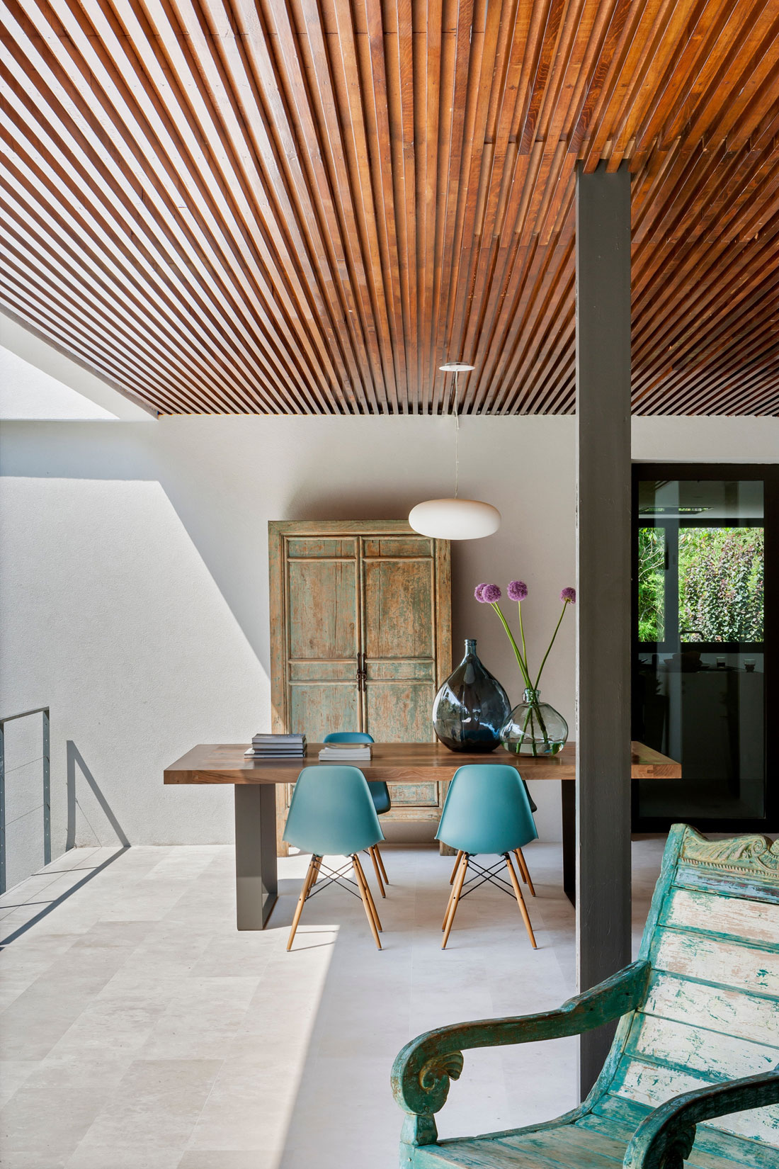 Spacious And Modern La Moraleja House In Madrid, Spain spacious and modern la moraleja house in madrid spain 84fa2b6