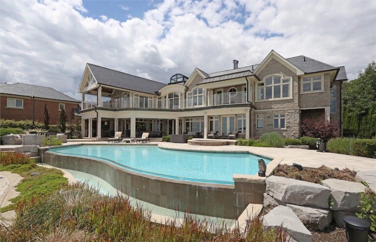 stunning lakefront home in mississauga ontario canada af8fd5f