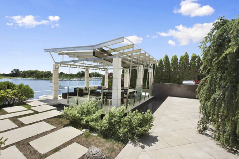the largest waterfront property in new york 9706fa3