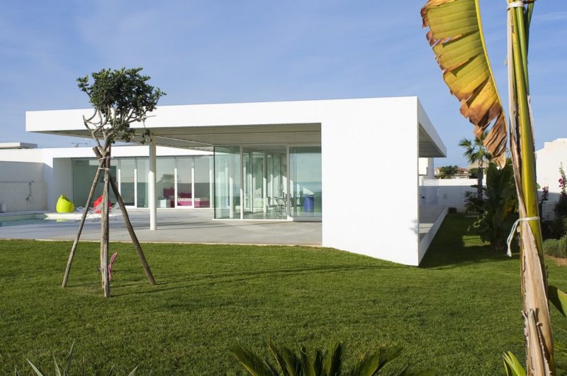 Villa GM, a Tribute to Pierre Koenig villa gm a tribute to pierre koenig de351a7