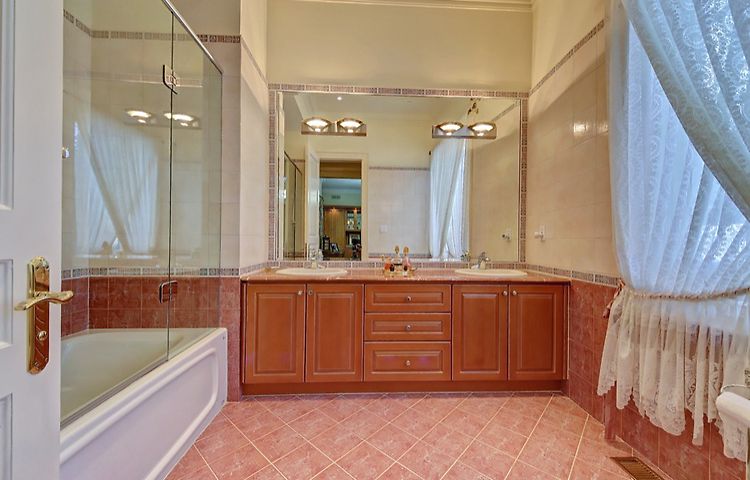 Baronial Estate In Ontario, Canada baronial estate in ontario canada 3a5fad6