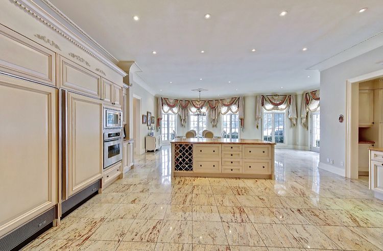 Baronial Estate In Ontario, Canada baronial estate in ontario canada 7aaeb2d