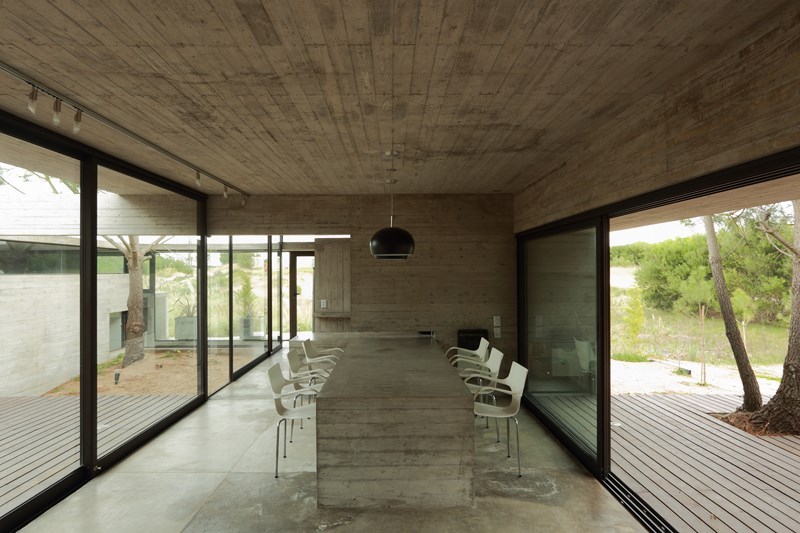 Beautiful and Inviting Carassale House by BAK Arquitects beautiful and inviting carassale house by bak arquitects 13a68de